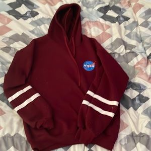 I’m selling a hoodie, only wore 2 times. It is really comfortable.